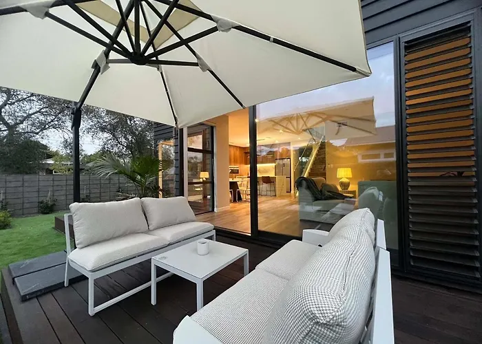 Brand-New Luxury 5 Bedroom House In Epsom